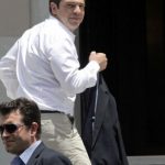 Τσίπρας: “Τρέχει” για να προλάβει τους χρόνους