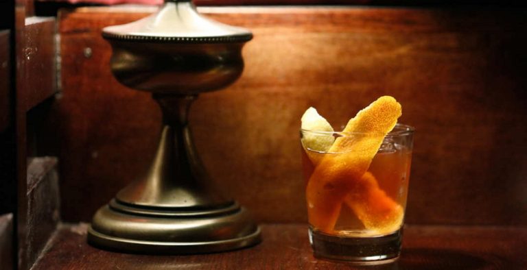 Άντρας και coctail πάνε “πακέτο”