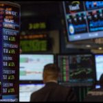 Κέρδη στη Wall Street με τους προβολείς στη Fed