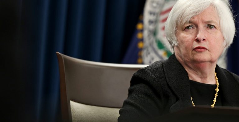 Fed: Αμετάβλητα για τώρα τα επιτόκια