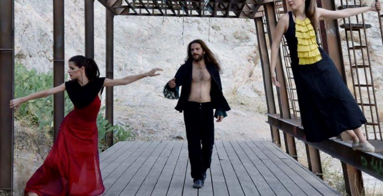 “Βρώμικα Παραμύθια” στη σκηνή του 104