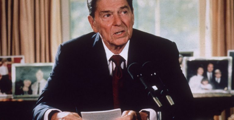 “Μοσχοπουλήθηκαν” αντικείμενα του Ρίγκαν σε δημοπρασία