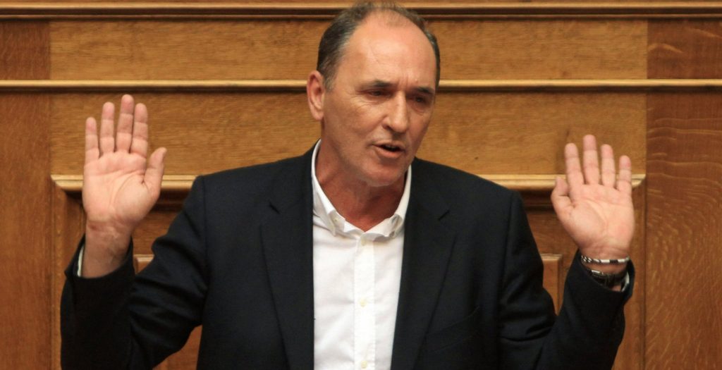 Σταθάκης προκαλεί Γιούνκερ: Η πώληση των “κόκκινων” δανείων ήταν μνημονιακή δέσμευση