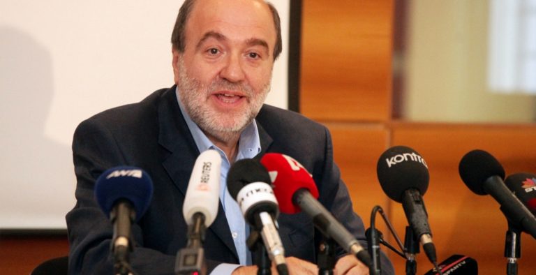 Τρ. Αλεξιάδης: Ο ακατάσχετος επαγγελματικός λογαριασμός θα προχωρήσει