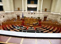 «Αγροτική» αντιπαράθεση κορυφής στη Βουλή