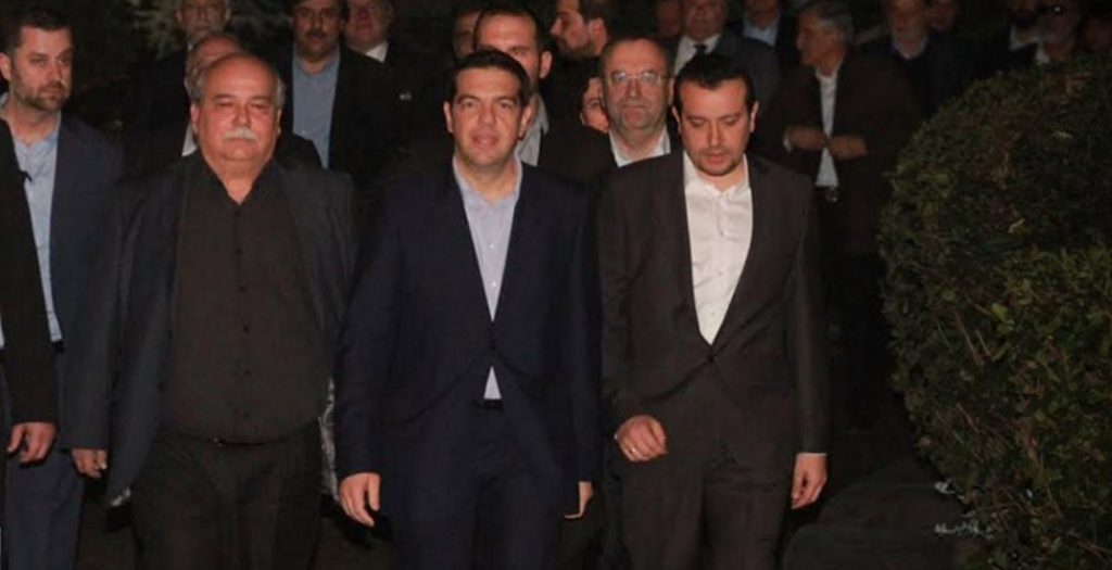 Μαξίμου: Σε… “αναμμένα κάρβουνα” για τις δόσεις των υπερθεματιστών