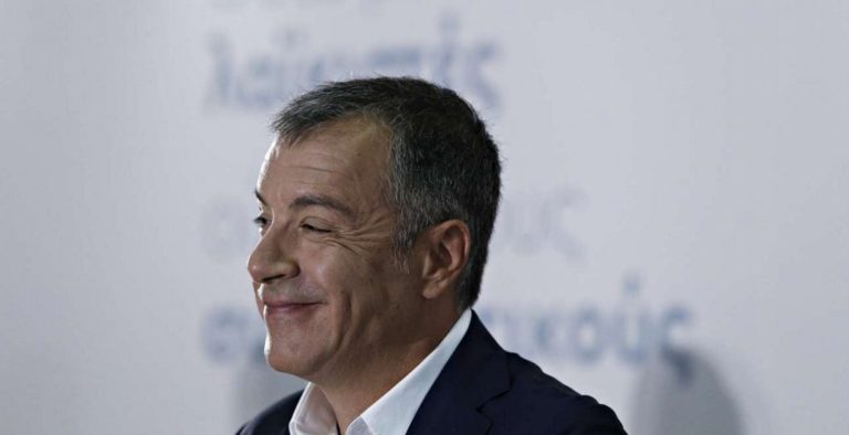 Θεοδωράκης: “Αστείες θεωρίες” τα περί πρόωρων εκλογών
