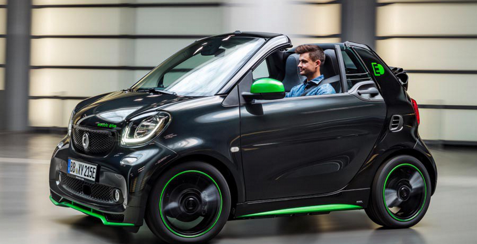 Smart: Ηλεκτρικές εκδόσεις στην Πόλη του Φωτός