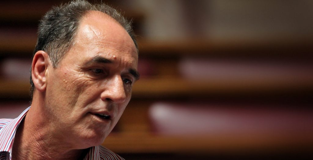 “Μετωπική” και για τα “κόκκινα” δάνεια: Ο Σταθάκης διαψεύδει ξανά το Γιούνκερ