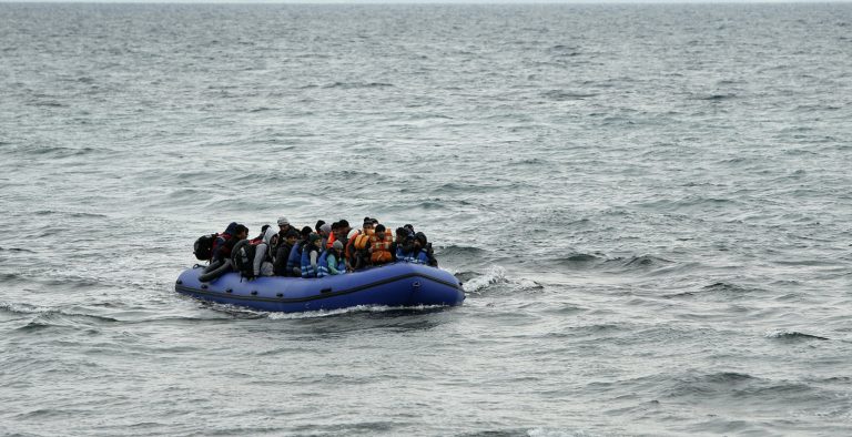 Συνεχίζονται οι προσφυγικές ροές στο Αιγαίο