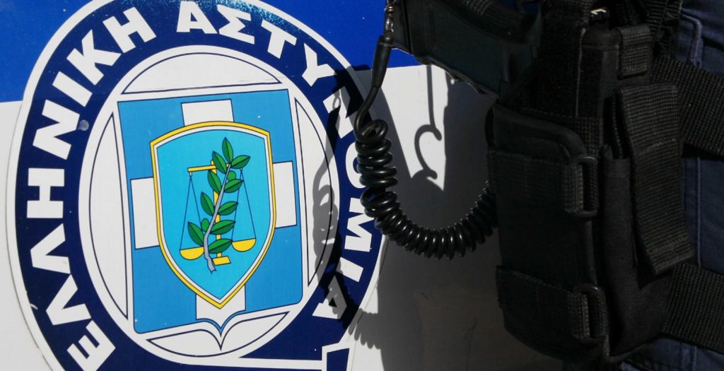 Σέρρες: Μαθήτρια βρήκε και παρέδωσε στην Αστυνομία πορτοφόλι με 3.400 ευρώ