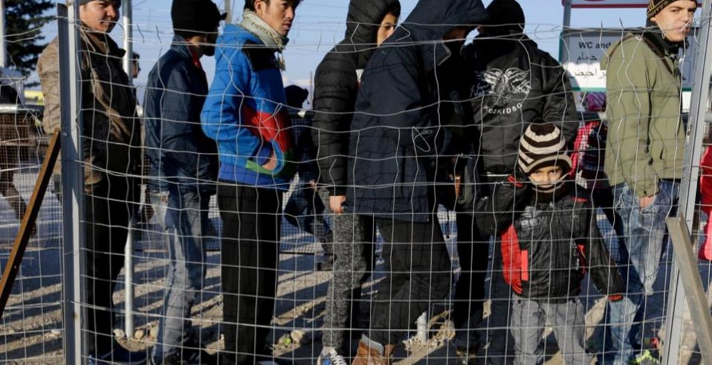 Die Zeit: Η απραξία της ΕΕ φταίει για τα “μαχαίρια” στη Λέσβο