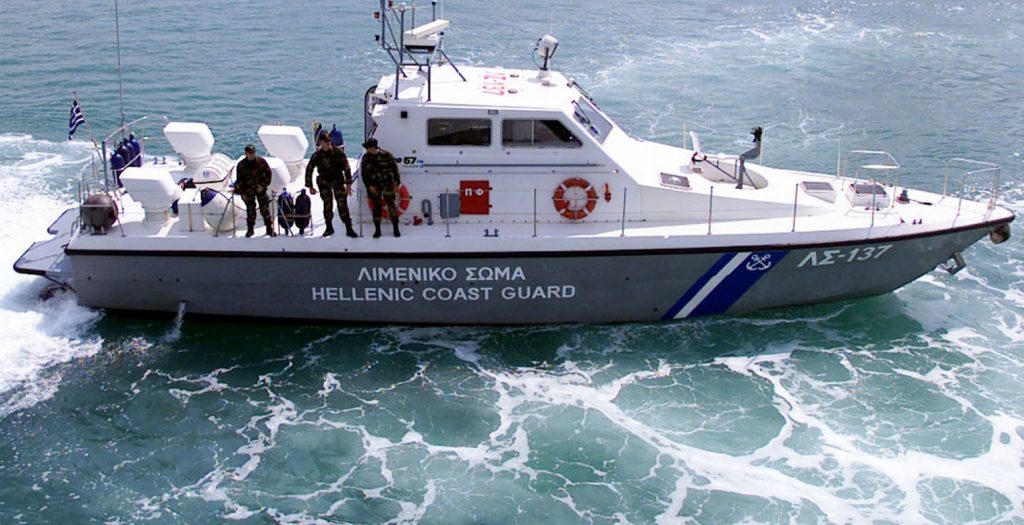 Τέσσερα φορτηγά περίμεναν στις ακτές των Σφακίων για να παραλάβουν λαθραία τσιγάρα (pics)