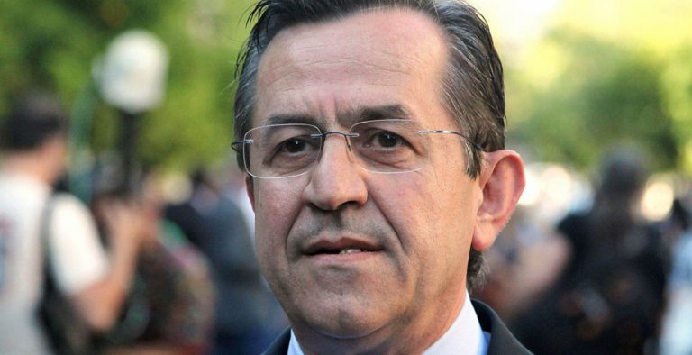 Νικολόπουλος: Οι ομοφυλόφιλοι κουρέλιασαν την ελληνική σημαία και ο ΣΥΡΙΖΑ κρατούσε το φανάρι
