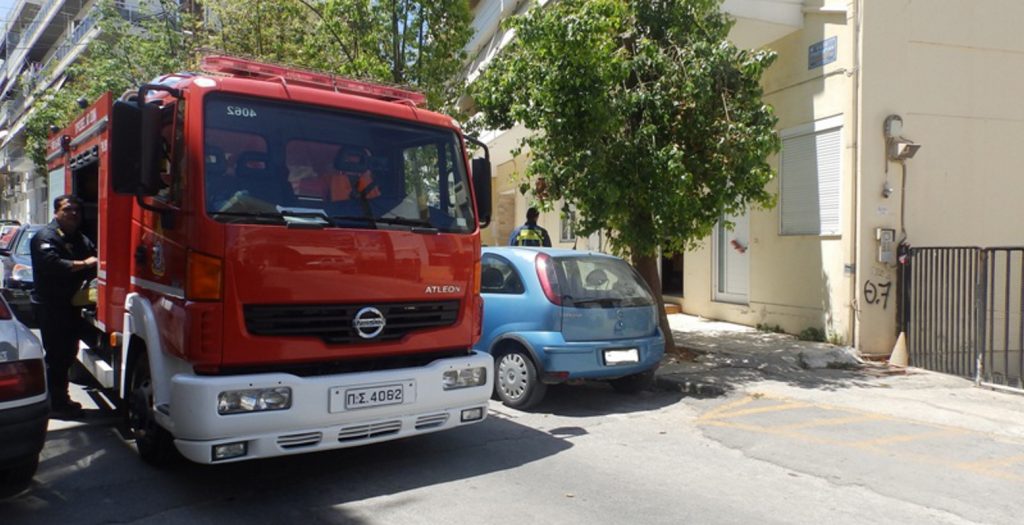 ΦΩΤΙΑ ΤΩΡΑ: Πυρκαγιά σε διαμέρισμα στου Ζωγράφου
