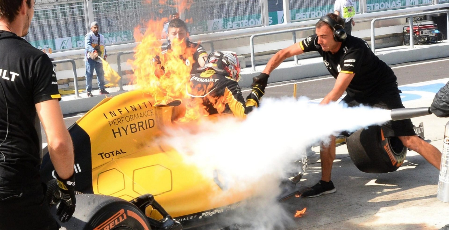 GP Μαλαισίας: Στις φλόγες η Renault