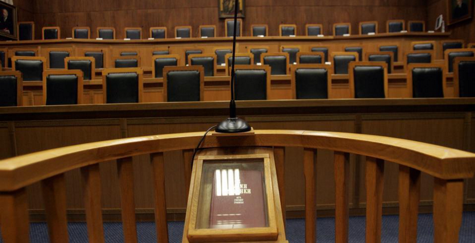 Γύθειο: Άρπαξε το όπλο αστυνομικού και επιχείρησε να πυροβολήσει μέσα σε δικαστήριο