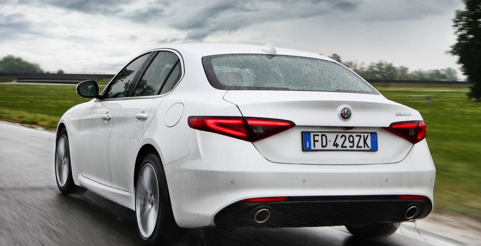 Alfa Romeo: Giulia και σε βενζίνη