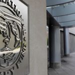 “Καμπανάκι” ΔΝΤ για το χρέος: Τα χρονικά περιθώρια στενεύουν