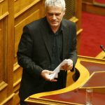 Γιάννης Τσιρώνης: Να υπάρχει κάνναβη στο μπαλκόνι, αρκεί να πληρώνεται το παράβολο