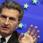 Έτινγκερ: Η ΕΕ αποφασίζει για το προσφυγικό, όχι η Γερμανία
