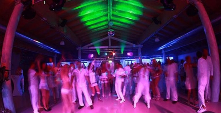 Swingers ξανά στην Κρήτη: Μεγάλο πάρτι ανταλλαγής συντρόφων από ολλανδικό πρακτορείο (vid)