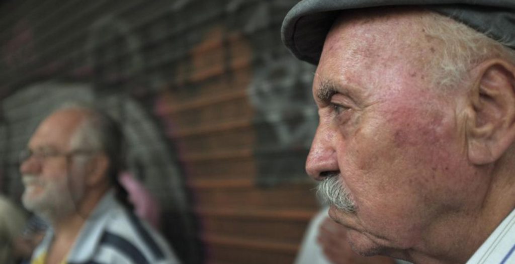 Ενιαίο Δίκτυο Συνταξιούχων: Οι συνταξιούχοι χάνουν το 65% των εισοδημάτων τους