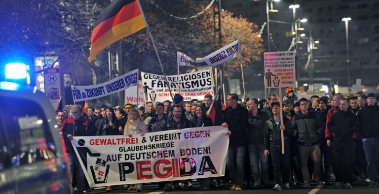 Ακροδεξιό ”κράξιμο” στην Μέρκελ από το Pegida