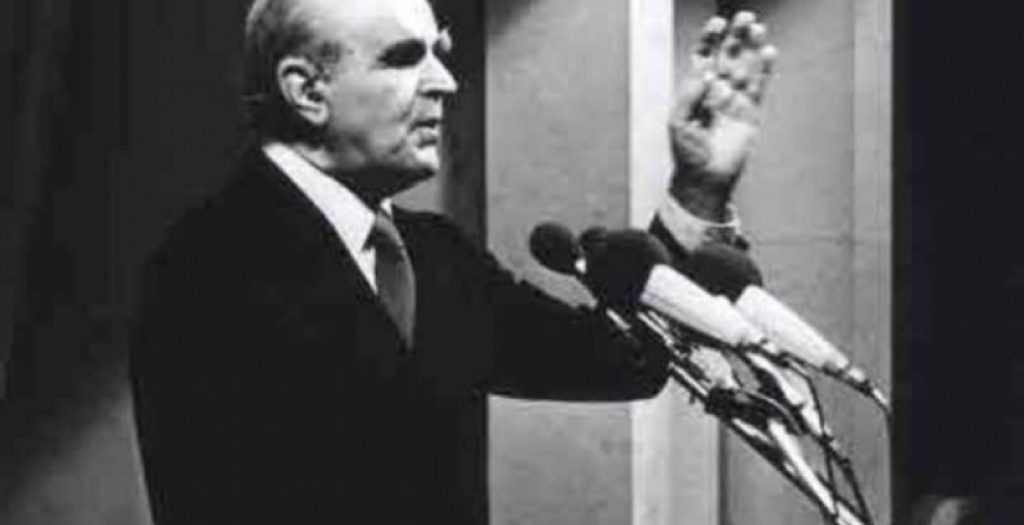 Σαν σήμερα: Η ίδρυση της ΝΔ από τον Κωνσταντίνο Καραμανλή