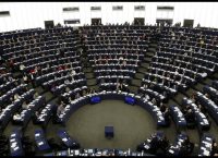 Ευρωκοινοβούλιο για Σερβία: “Oφείλει να προσαρμόσει την εξωτερική της πολιτική σε αυτήν της ΕΕ και στο ζήτημα της Ρωσίας”
