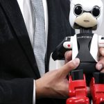 Toyota: Έφτιαξε ρομπότ που “ξυπνά” το μητρικό ένστικτο
