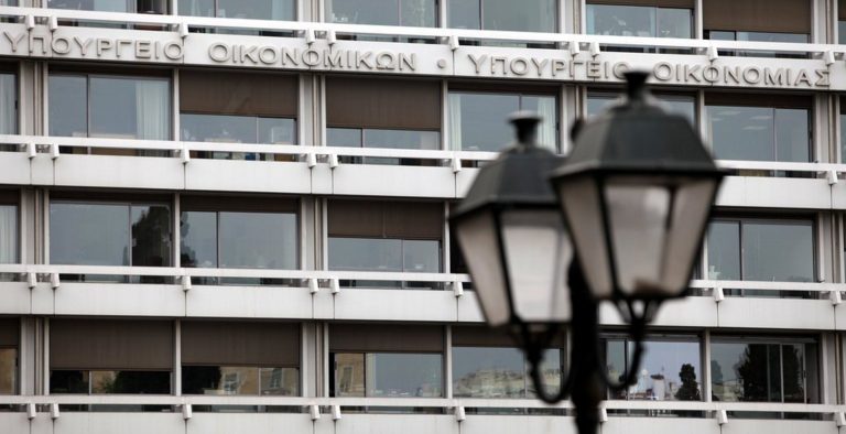 “Πάρτι” στο ΥΠΟΙΚ με τα έσοδα Σεπτεμβρίου
