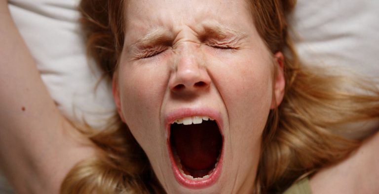 Όσο μεγαλύτερος ο εγκέφαλος, τόσο περισσότερο διαρκεί το χασμουρητό!