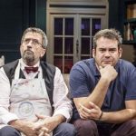 Το θέατρο Κάππα σερβίρει ένα «Δείπνο ηλιθίων»