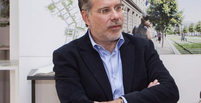 Κουμουτσάκος: Απαράδεκτες κυβερνητικές παρεμβάσεις στη Δικαιοσύνη