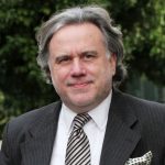 Μετά τα δακρυγόνα στους συνταξιούχους: Ο Κατρούγκαλος θέλει τον κόσμο στο δρόμο για τα εργασιακά