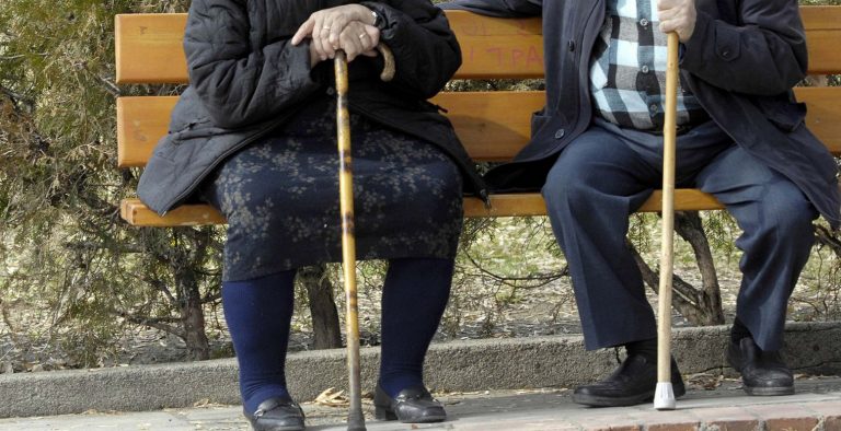 Τύρναβος: Απατεώνας πήρε 10.000 € από ηλικιωμένη – Ανθρωποκυνηγητό για τον εντοπισμό του