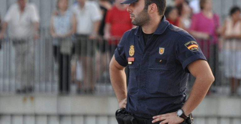 Ισπανία: Στα χέρια της αστυνομίας τέσσερις πρώην αξιωματούχοι της Βενεζουέλας