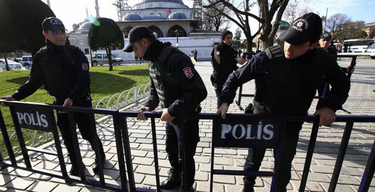 (upd)Κωνσταντινούπολη: Τουλάχιστον πέντε τραυματίες από την έκρηξη, ένας σοβαρά