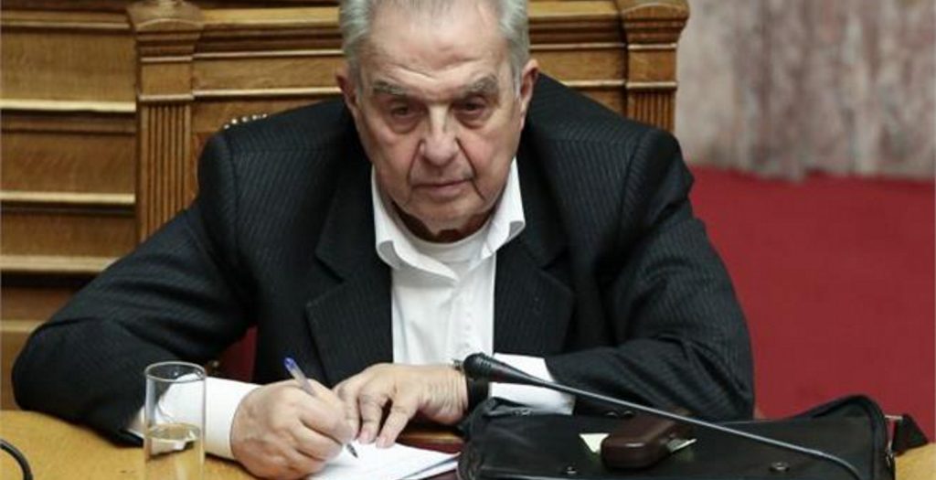 Σύσκεψη υπό τον Φλαμπουράρη για τους πρόσφυγες στη Λέσβο