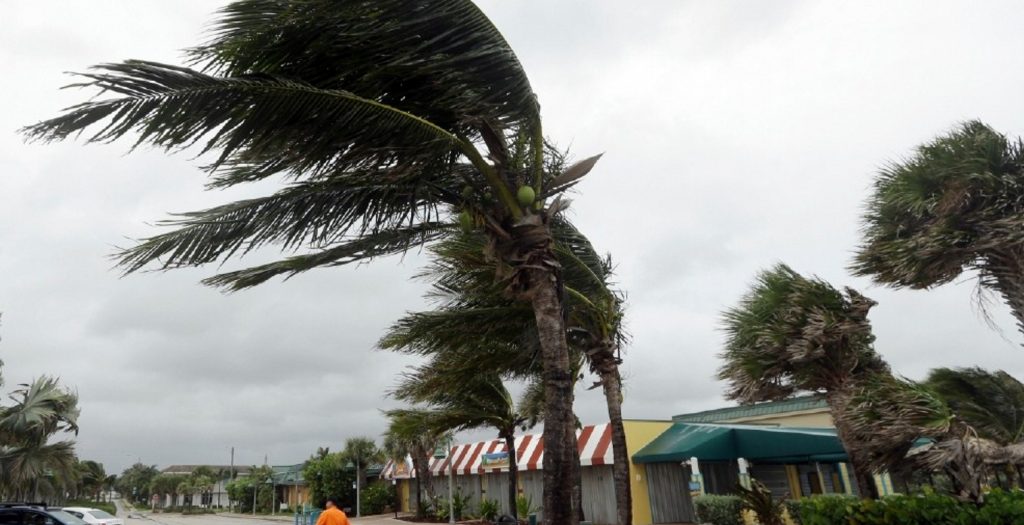 Τυφώνας Ίρμα: Έφτασε στη Florida – Τα 209 χλμ./ώρα θα φτάσουν οι άνεμοι