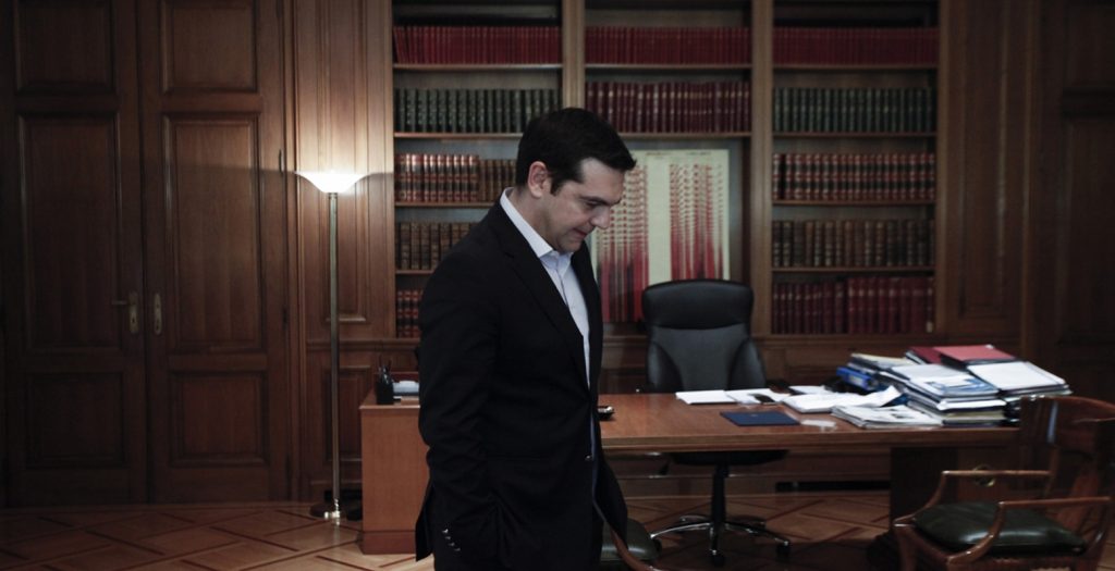 Στο Μαξίμου ακόμα “χωνεύουν” τη δημοσκόπηση της Public Issue…