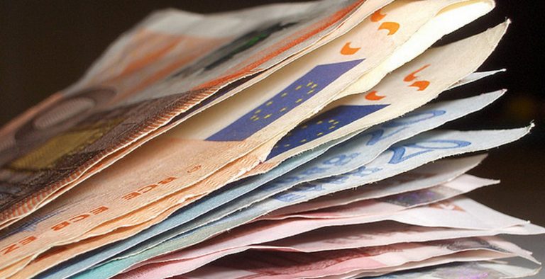 Εφάπαξ 1.000 ευρώ ανά άνεργο πρώην εργαζόμενο συγκεκριμένων εταιρειών