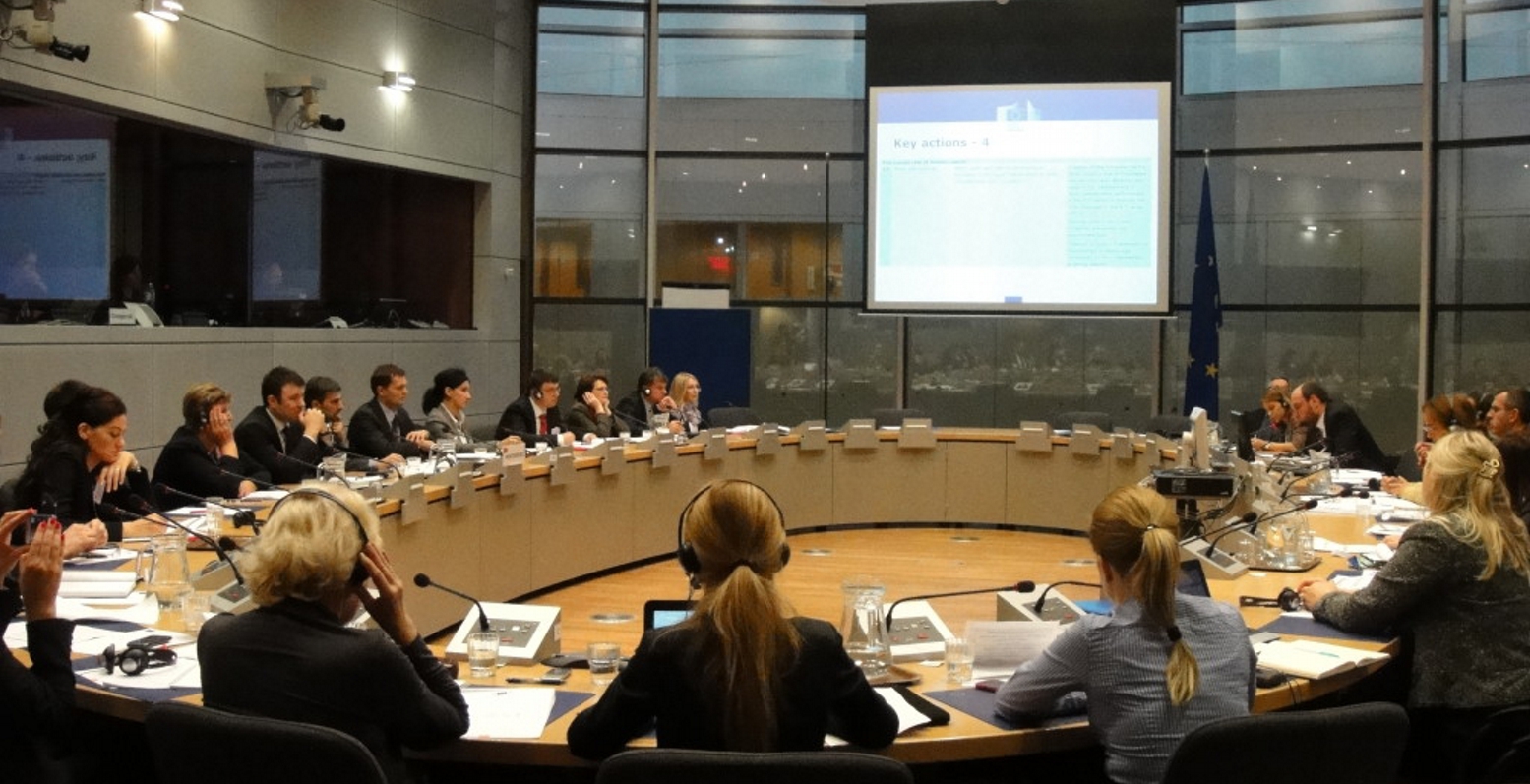 Ουζάκι και συρτάκι στο Euroworking Group (pics & vid)