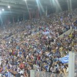 Ξύλο στα επίσημα στο Καραϊσκάκη και «ντου» σε δημοσιογράφους