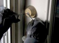 Θεσσαλονίκη: Κλέφτης έπεσε σε δέντρο αφού πήδηξε από μπαλκόνι