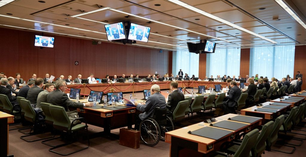 Eurogroup: Χωρίς προσδοκίες για λύση και με το “βλέμμα” στο δίδυμο Μέρκελ-Λαγκάρντ