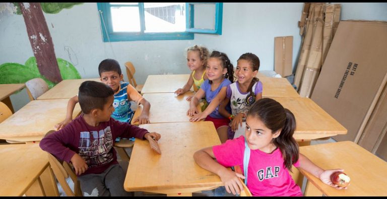 Πάνω από 1.200 προσφυγόπουλα σε ελληνικά σχολεία