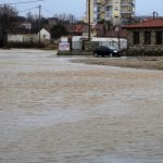 Φθιώτιδα: Πλημμύρισαν οι δρόμοι – Ανεξέλεγκτη η κατάσταση