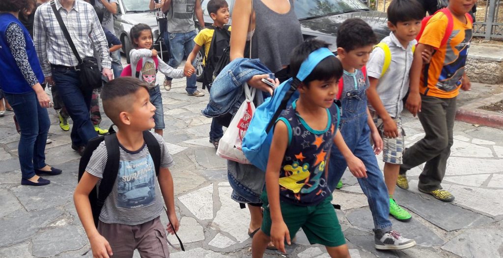 Στα ελληνικά σχολεία πηγαίνουν καθημερινά 2.500 προσφυγόπουλα